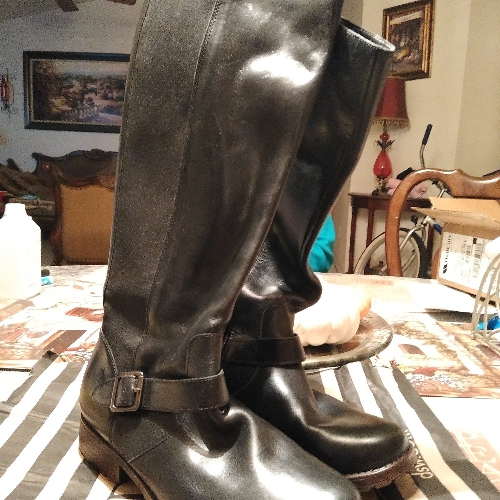 Boots - Picture 4 of 4